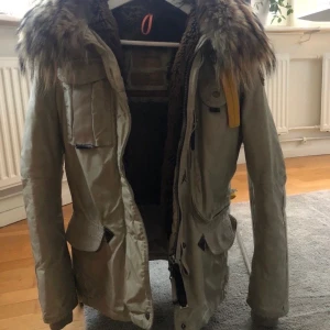 Parajumper  - Parajumper strl xs i mycket fint skick 