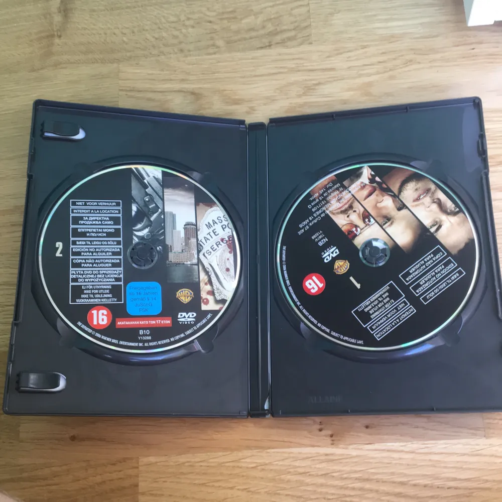 THE DEPARTED (2006, Martin Scorsese). Gengre: Action/Thriller. Nästan oanvänd dvd. Två skivor!!📀 Köp snälla😁😁, köpte den i en butik i sthlm🏢🌍. Övrigt.