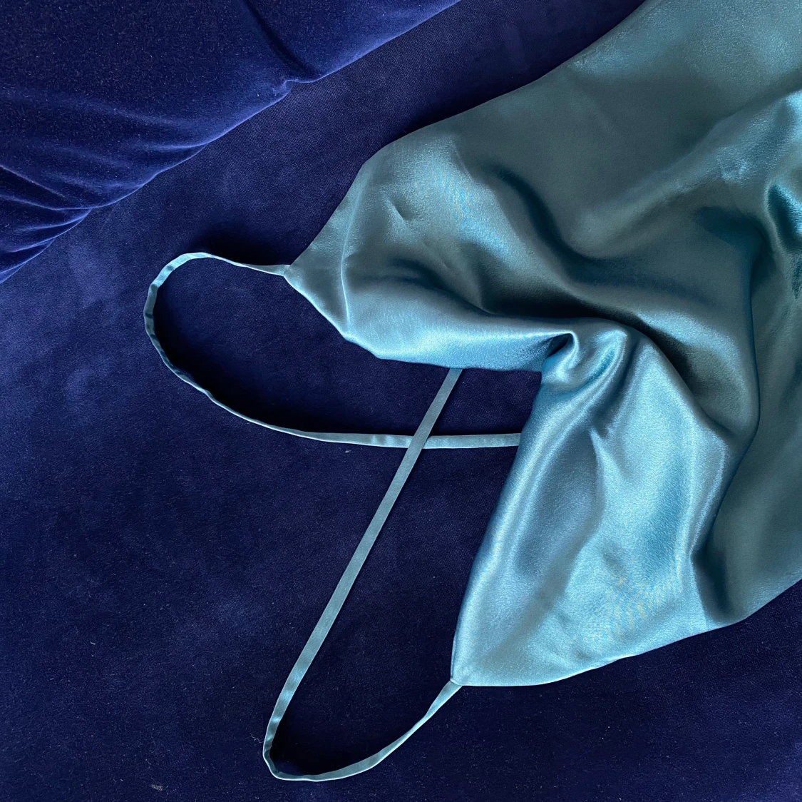 INTRESSEKOLL! Turkos satinklänning - 90