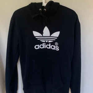 Adidas hoodie M - Inte äkta men väldigt mjuk. Hämtas i Farsta C
