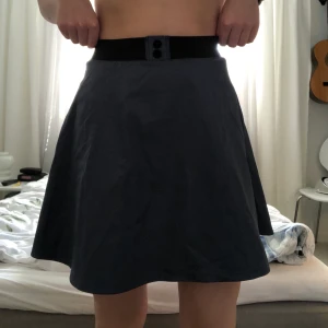 Kjol  - Unik blå kol som min mamma har sytt. Som en XS/S. 20kr+frakt