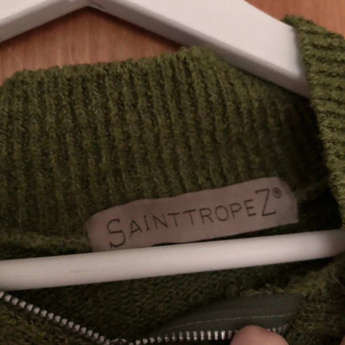 Stickad tröja med blixtlås - 90