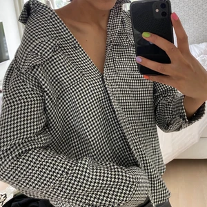 Rutig skjorta  - Använd ca 4 ggr. Passar XS-S