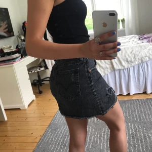 Levis-kjol - Söt jeanskjol från Levi’s!! Storlek 25, dvs ca 34💕