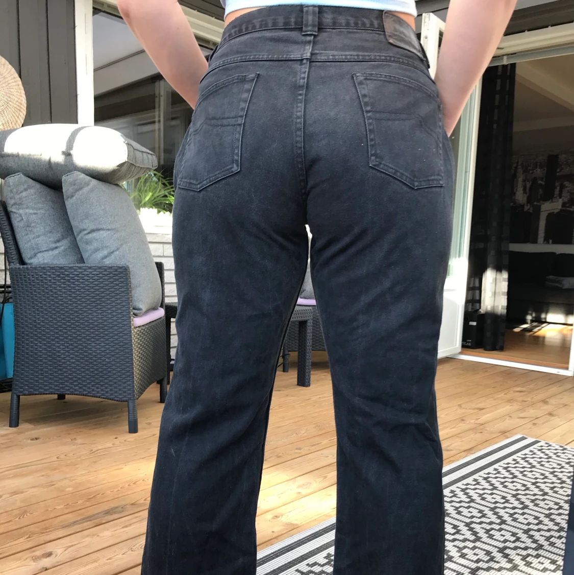 Svarta insydda jeans