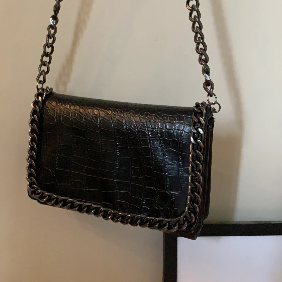 Axelremsväska m kedja