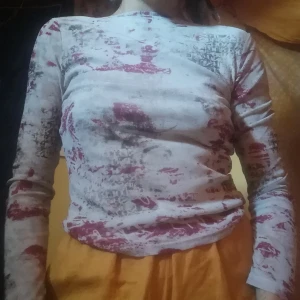 Meshtopp - 🦋 Meshtopp köpt Second hand. Insytt linne och endast mesh i ärmarna. Frakt 40:-🦋