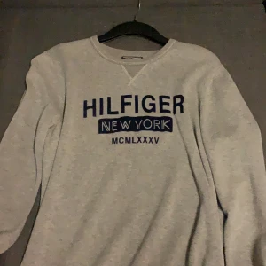 Tommy Hilfiger Tröja - Grå 