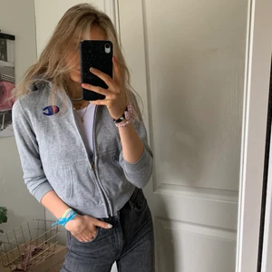  CHAMPION ZIPUP 🌩⚡️⚡️ - Så cool!