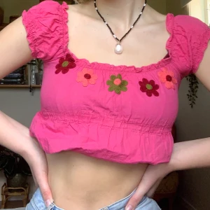 Topp - Jättefin blommig topp som jag aldrig får andvändning av. 200 eller högsta bud💞✨