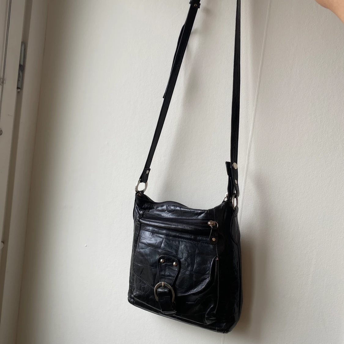 Läder svart skinn väska silver  - 90