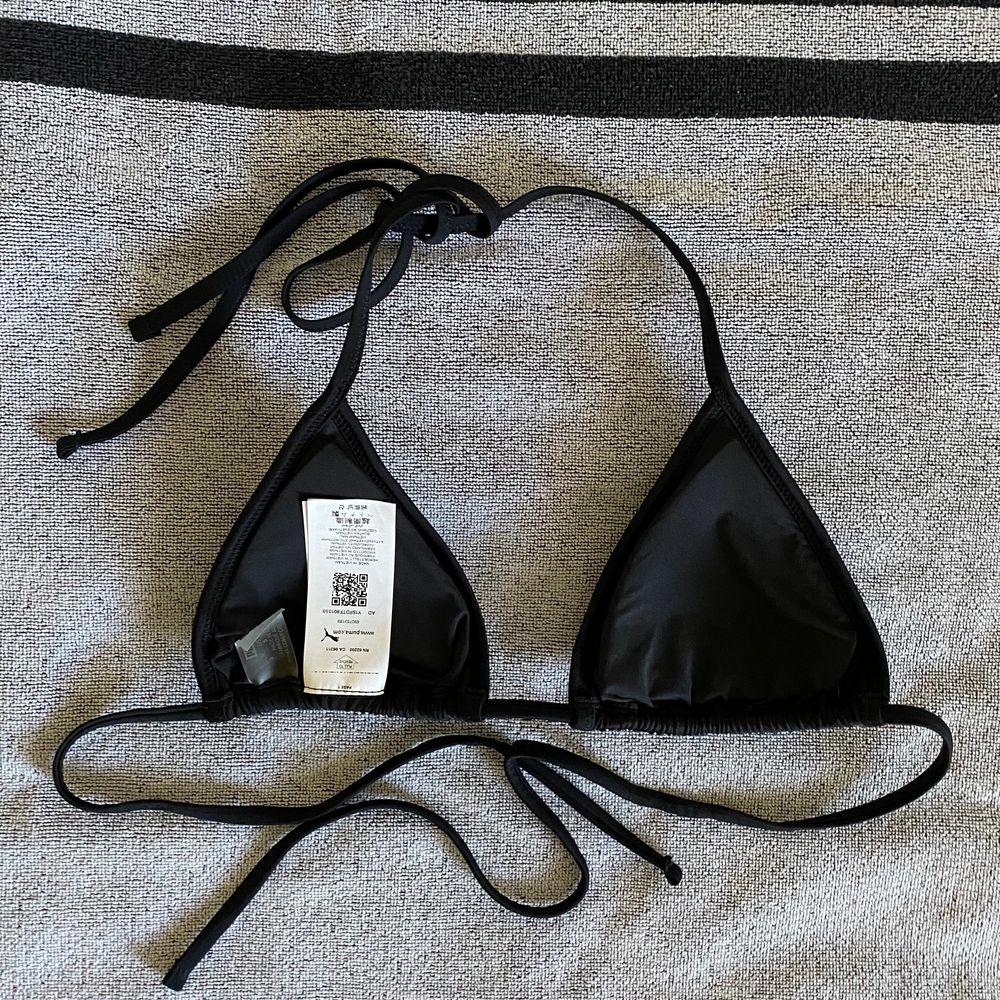 Ny! Puma bikiniöverdel/bikini topp/bikini triangle top, stl S. Vadderade kupor, uttagbara inlägg. Köpt på Boozt nu i somras, aldrig använd pga fel storlek. Jag köpte senare stl M som passar mig (C kupa), stl S här då troligen B kupa. 160kr inkl frakt. . Övrigt.