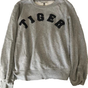Tiger of sweden tröja - En gammal tiger of sweden tröja i en väldigt bra skick. Köparen står för frakt