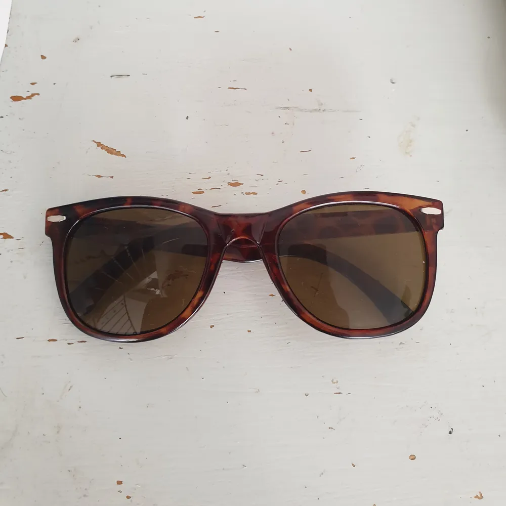 Solglasögon köpt från Beyond Retro. Kan skickas annars finns i Malmö💫 frakt 20kr 💌 #beyondretro #solglasögon #sunglasses . Accessoarer.