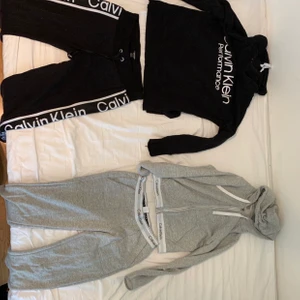 calvin klein set - 700 för för båda eller 400 för ett set, skriv för fler bilder, de är i bra skick. originalpriset är 1100 pee set