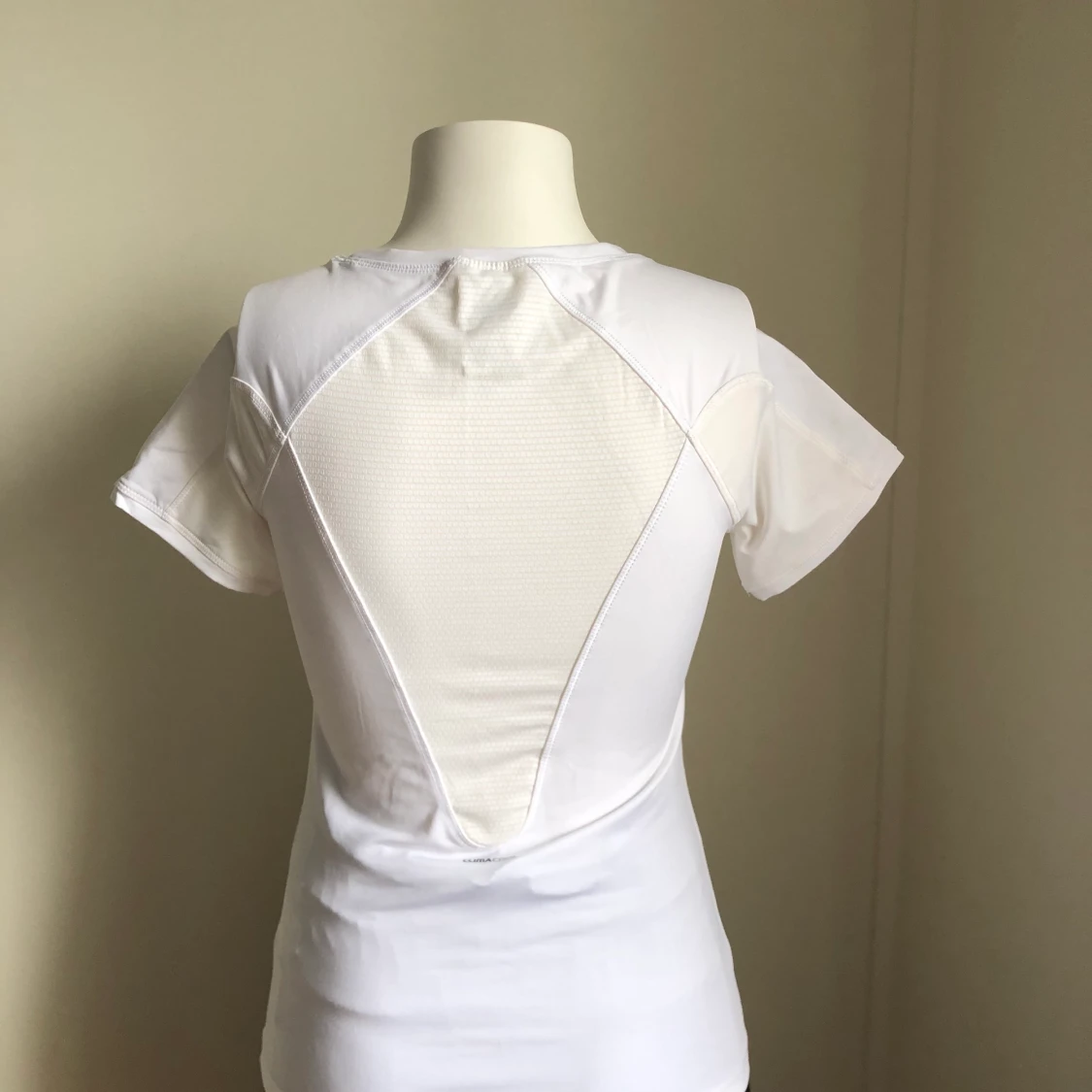 Oanvända Adidas- T-shirts  - 91