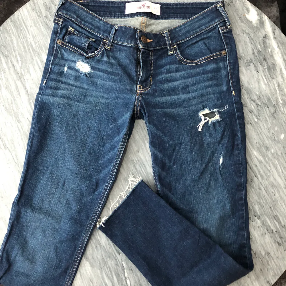 Hollister jeans i storlek 27/31 🦋 frakt tillkommer på 63kr. Jeans & Byxor.
