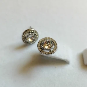 Örhängen  - Örhängen i pläterad mässing, i mycket bra skick❤️