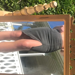 Kjol - Jätte fin kjol, aldrig använd endast på bild, 10 kr frakt