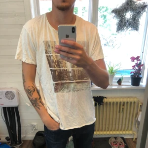 Denim T-shirt  - Snygg oversized denim T-shirt 