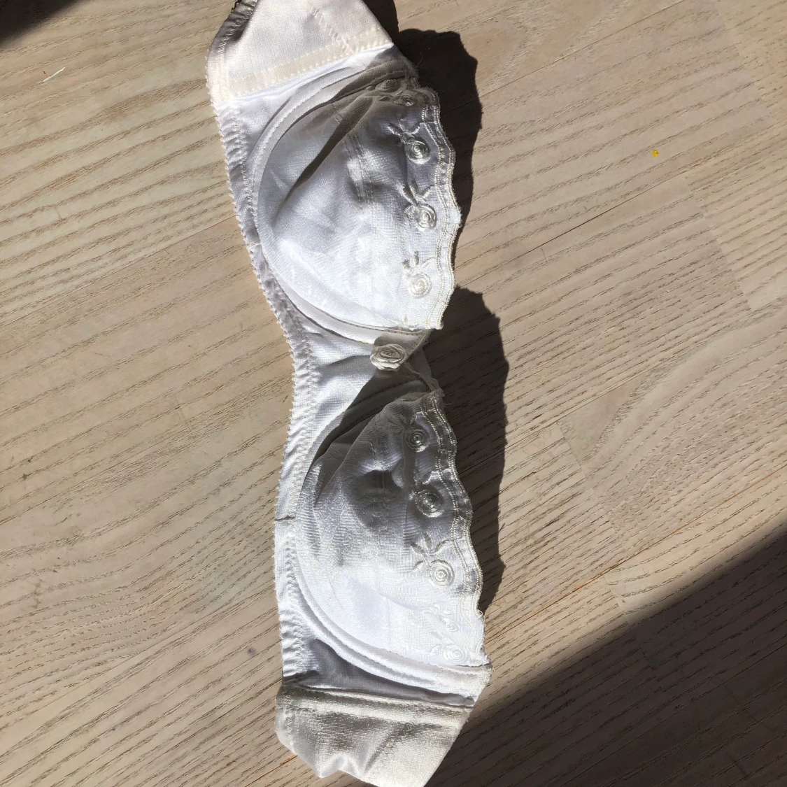 Vit axelremslös bh - 90