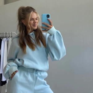 MJUKISKLÄDER - INTRESSEKOL på mitt snygga mjukiset från nakd, Hanna Schönbergs kollektion!!!💞kommer bara sälja för bra bra pris så buda☺️ båda delarna är i storlek S. 