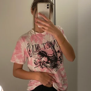 Tie Dye T-shirt - 🤎Trendig och snygg Tie Dye T shirt.🤎 💌Fraktar: måndagar & torsdagar.