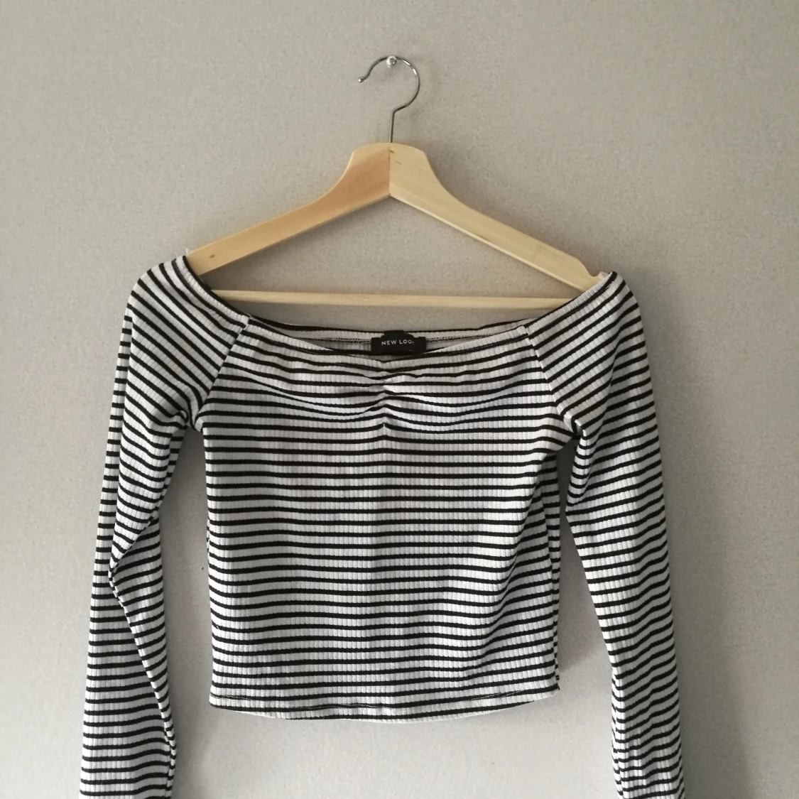 Tröja med öppna axlar