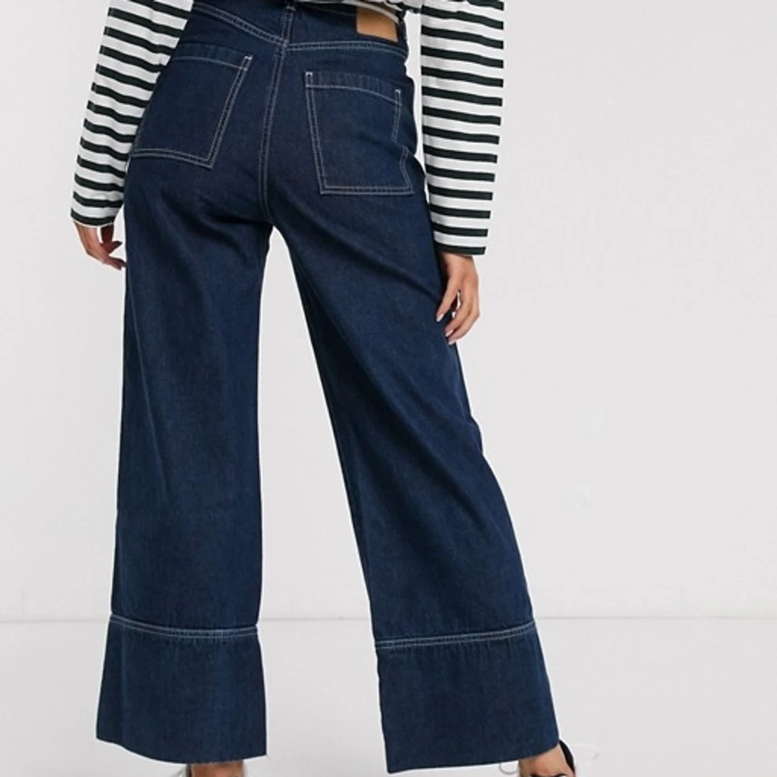 HELT NYA Weekday jeans