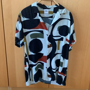 Skjorta - Kortärmad skjorta från Zara! Bra skick