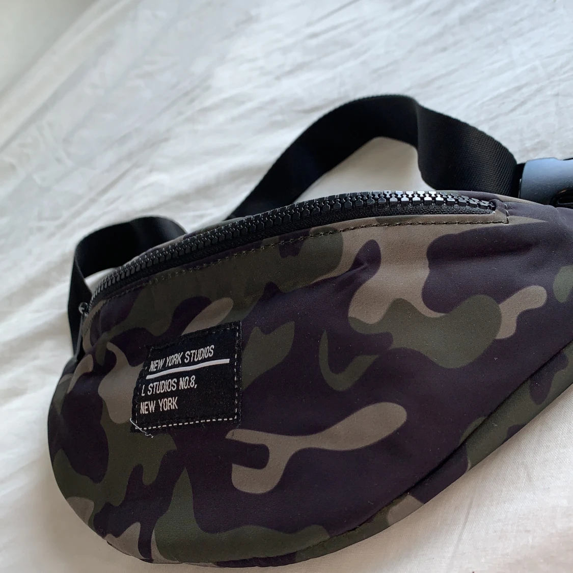 New York Midjeväska  - 90