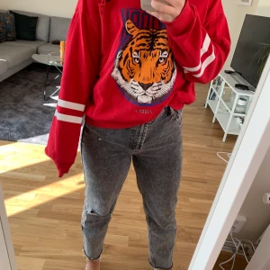 Häftig tröja. Storlek s  - Tröja från Gina tricot. Använd fåtal gånger.