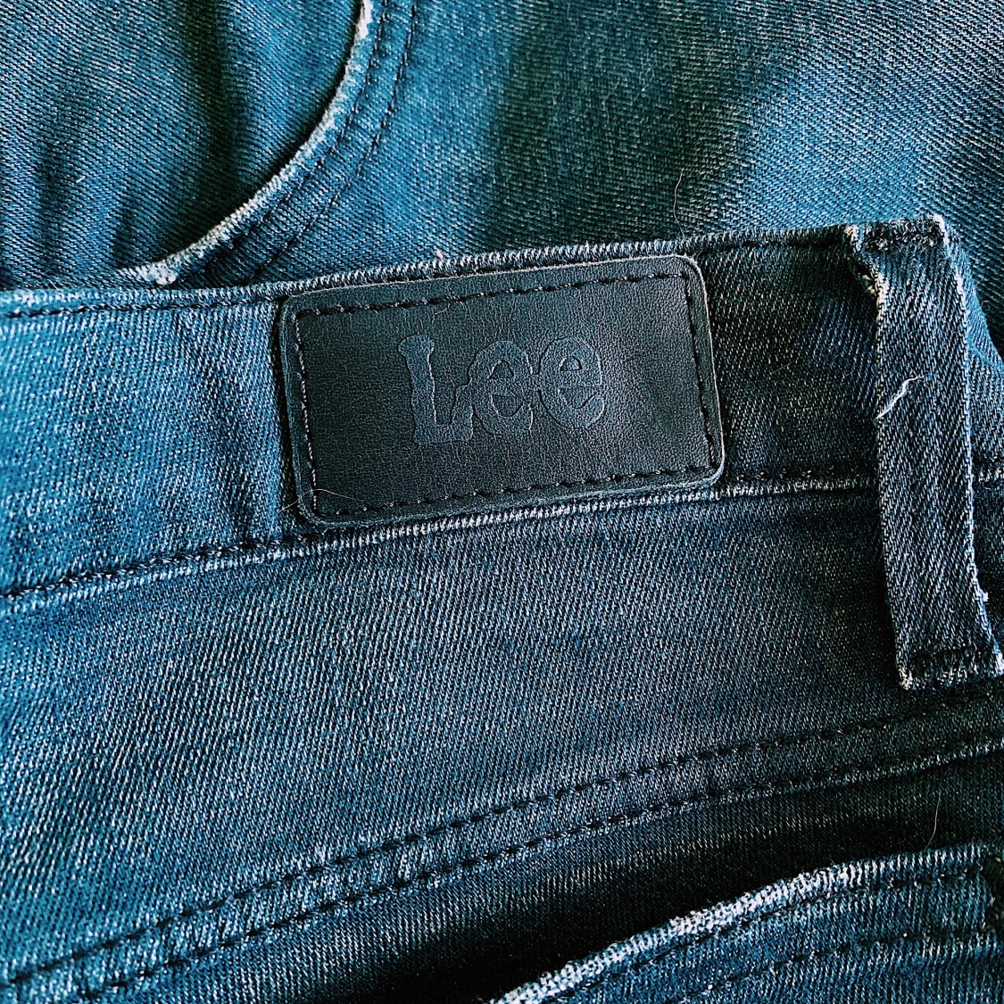 Mörk blåa jeans från LEE - 91