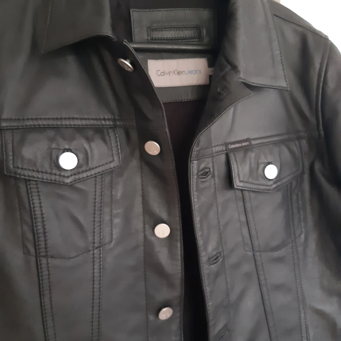 Calv Klein skinjacka - 90