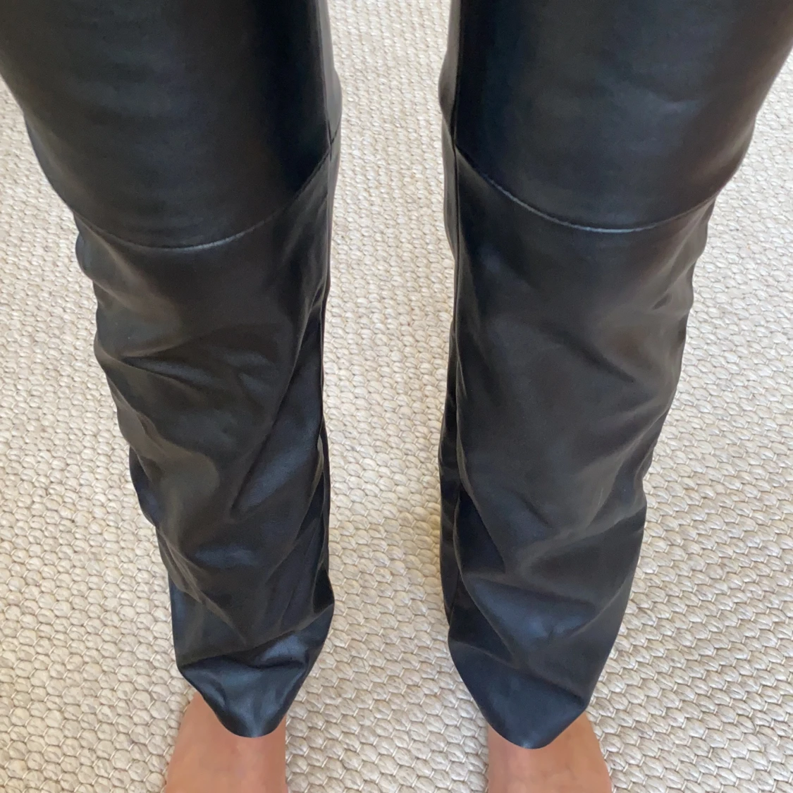 Fakeläder byxor från NA-KD stl 34 - 91