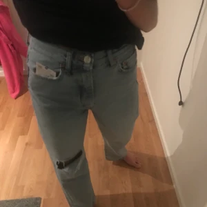 Trendiga jeans - Helt nya snygga långajeans. Jag är 1,70cm🌸