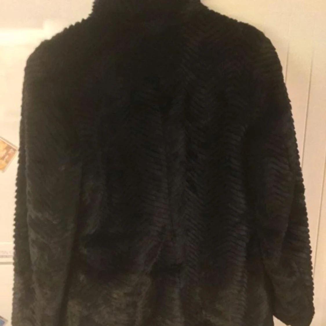 Päls jacka med bälte och knappar - 90