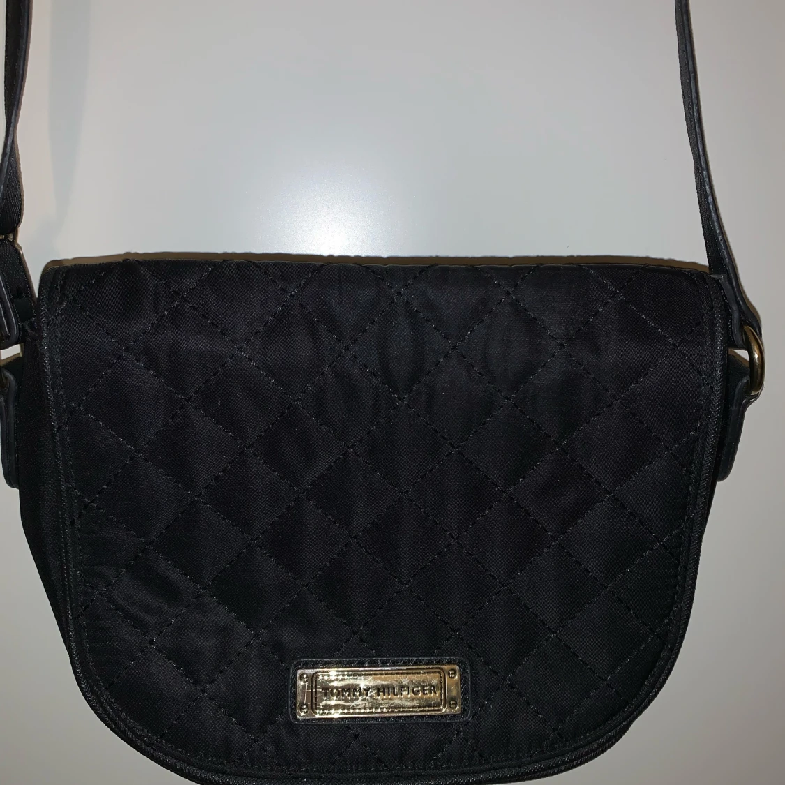 Tommy hilfiger väska - 90