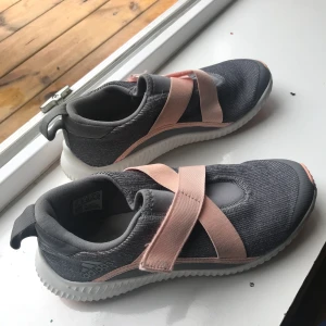 Adidas skor - Fint skick!