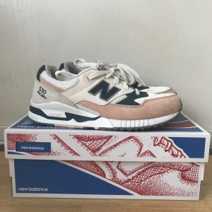  - New balance 530 använda fåtal gånger. Bra skick. Möts upp i Stockholm annars tillkommer frakt!