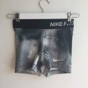 Nike pro shorts storlek xs. Knappt använda. FRI FRAKT