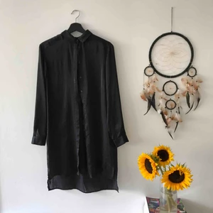  - Stor och pösig i storleken. Kan även användas som klänning.