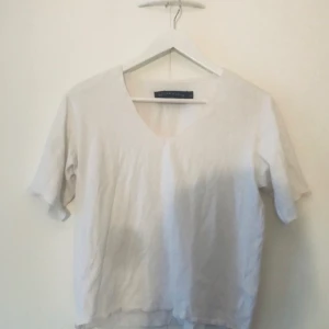  - FÅ FYRA VALFRIA PLAGG FÖR 200 kr!! Bara intresserad av ett plagg, PMa!  Kostym aktig t-shirt från Bikbok kollektion NEVER DENIM. Såå skön!!