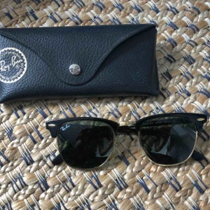  - Äkta rayban clubmaster. Väldigt fint skick! 