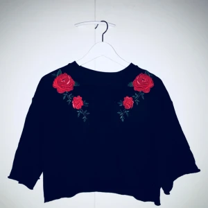  - Blommig kroppad topp!