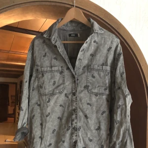  - Skön skjorta oversize. Köpt i New York