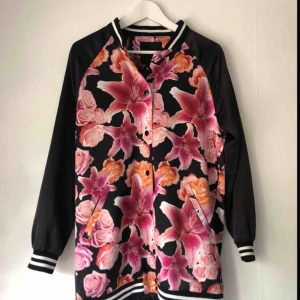  - Innerjacka. Nyskick. 