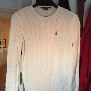  - Ralph Lauren pullover, helt oanvänd endast provad. Strl L (jag har dock S och den passar mig som oversize)