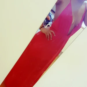  - Fin röd klänning köpt från Nelly, som ger en riktig 'röda mattan' känsla. 