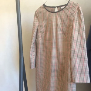  - Klänning från mango, använt bara en gång, storlek xs